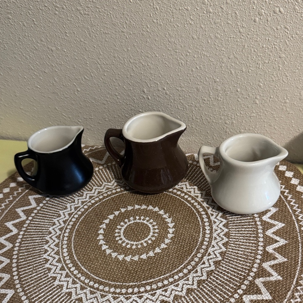 3 colors of VTG Creamers Homer Laughlin, Chefswald & Syscoware